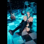blue hair performer stage