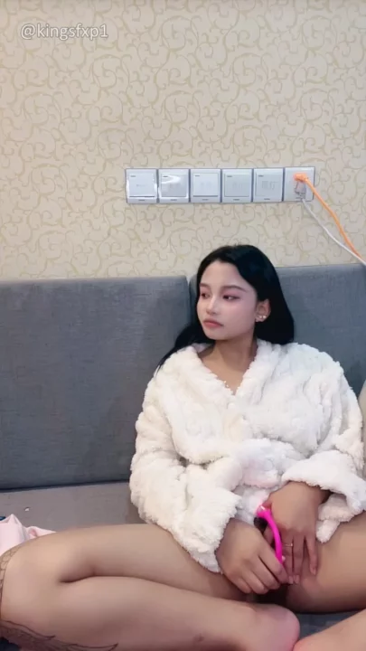 Screenshot 31 from Solo Japanese Amateur POV — Face Reveal with Dildo Pleasure Session [FC2-PPV-2740000]