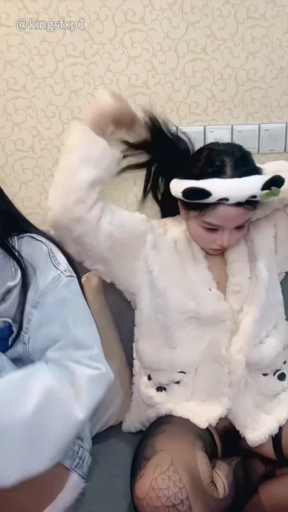 Screenshot 33 from Solo Japanese Amateur POV — Face Reveal with Dildo Pleasure Session [FC2-PPV-2740000]
