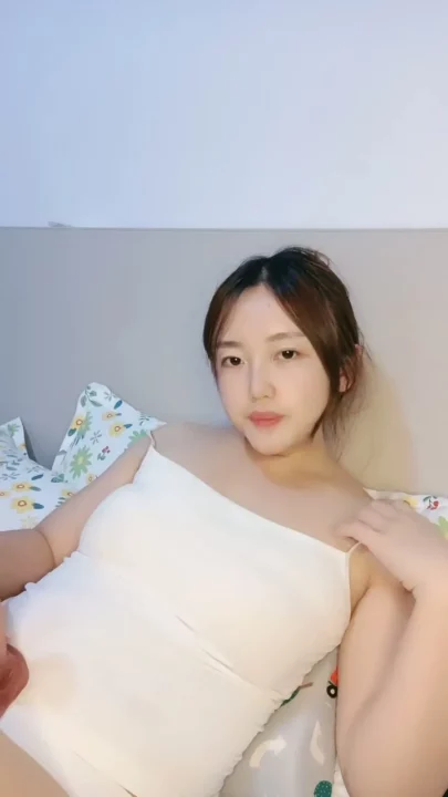 Screenshot 6 from Japanese Amateur POV — Lingerie-Clad Petite Squirts Repeatedly Using Dildo
