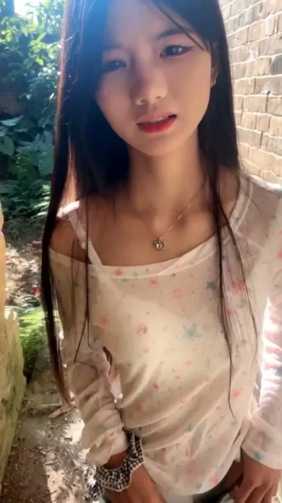 Screenshot 2 from Outdoor Japanese Amateur — Shy Teen Encounter with Full Face Exposure