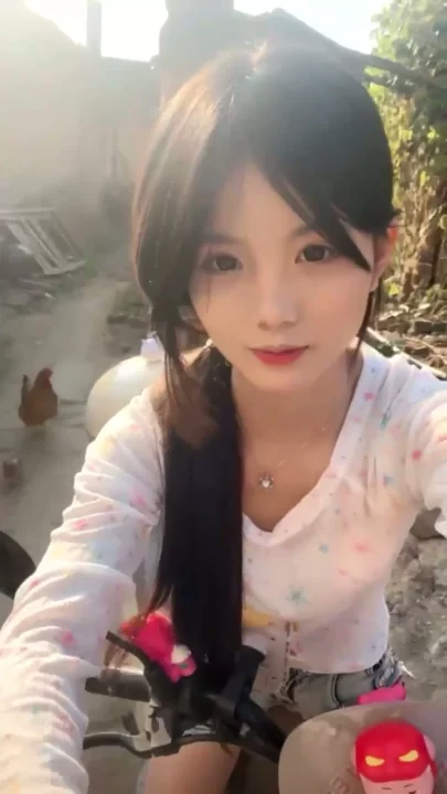 Screenshot 6 from Outdoor Japanese Amateur — Shy Teen Encounter with Full Face Exposure