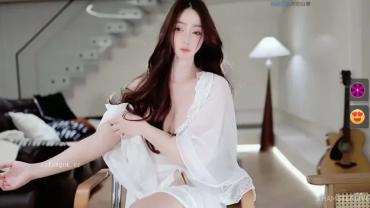Screenshot 17 from Exclusive Leaked Livestream — Petite Asian Model Unveils Seductive Cat-Ear Look