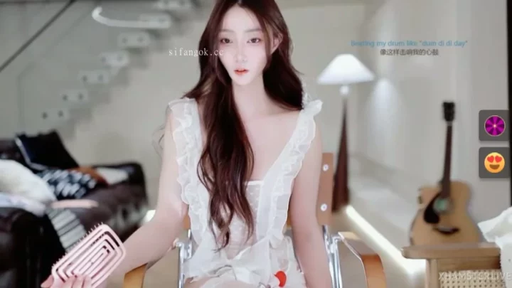 Screenshot 27 from Exclusive Leaked Livestream — Petite Asian Model Unveils Seductive Cat-Ear Look
