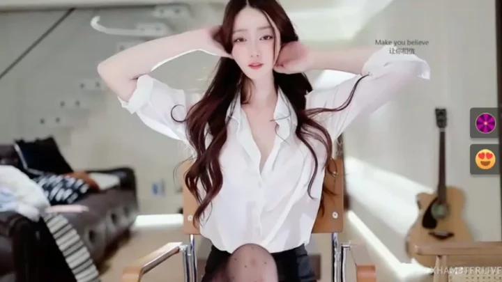 Screenshot 33 from Exclusive Leaked Livestream — Petite Asian Model Unveils Seductive Cat-Ear Look
