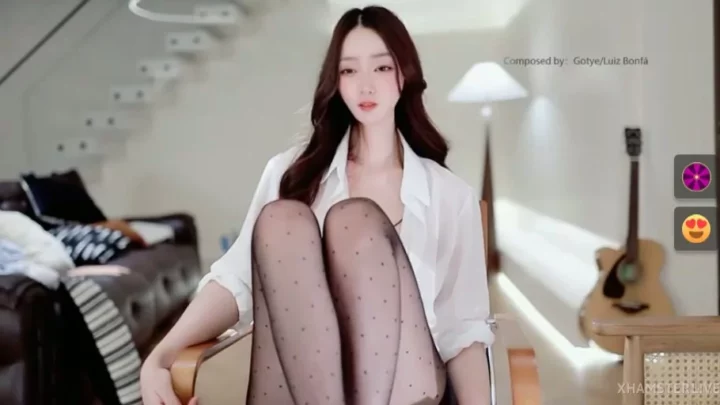 Screenshot 34 from Exclusive Leaked Livestream — Petite Asian Model Unveils Seductive Cat-Ear Look