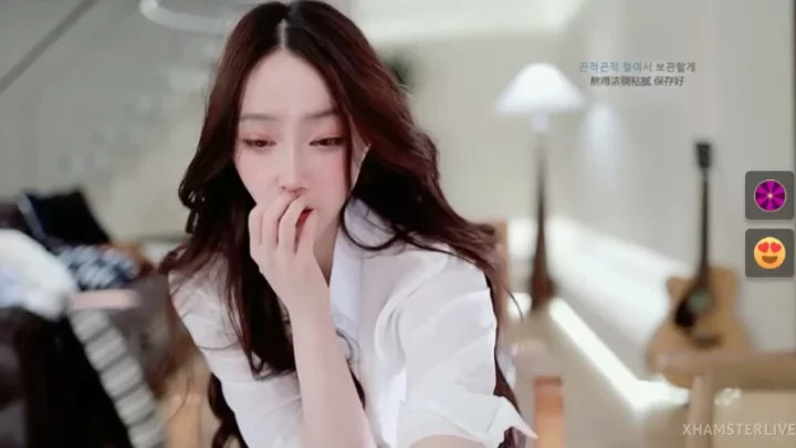 Screenshot 39 from Exclusive Leaked Livestream — Petite Asian Model Unveils Seductive Cat-Ear Look