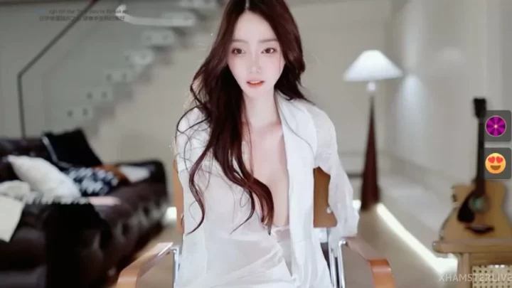 Screenshot 10 from Exclusive Leaked Livestream — Petite Asian Model Unveils Seductive Cat-Ear Look
