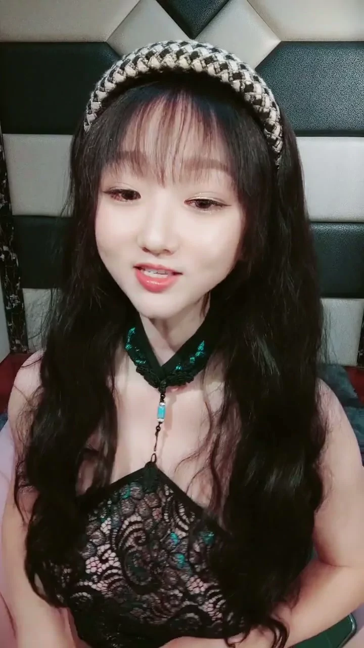 Play video: Jiajia’s Uncensored Studio Tease — Asian Amateur Multi-Person Scene