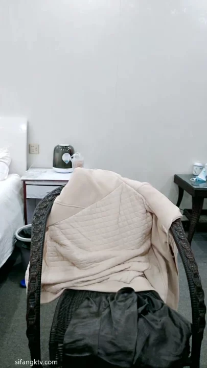 Screenshot 10 from Authentic Asian Live Stream — Uncensored Couple’s Bedroom Session