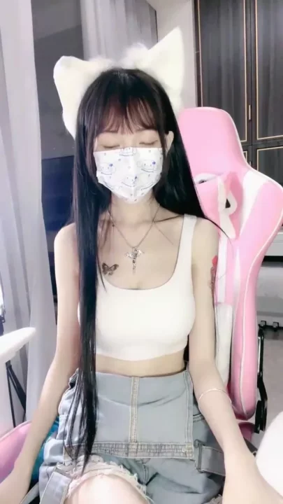 Screenshot 21 from Petite Asian Beauty in Lingerie — Intimate Solo Livestream with Face Reveal