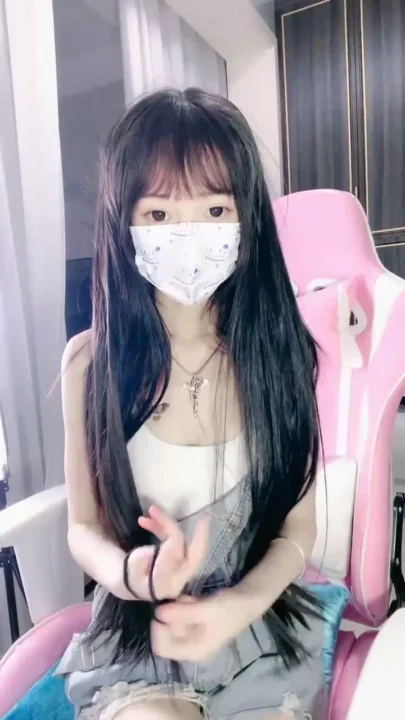 Screenshot 23 from Petite Asian Beauty in Lingerie — Intimate Solo Livestream with Face Reveal