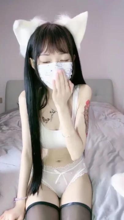 Screenshot 1 from Petite Asian Beauty in Lingerie — Intimate Solo Livestream with Face Reveal