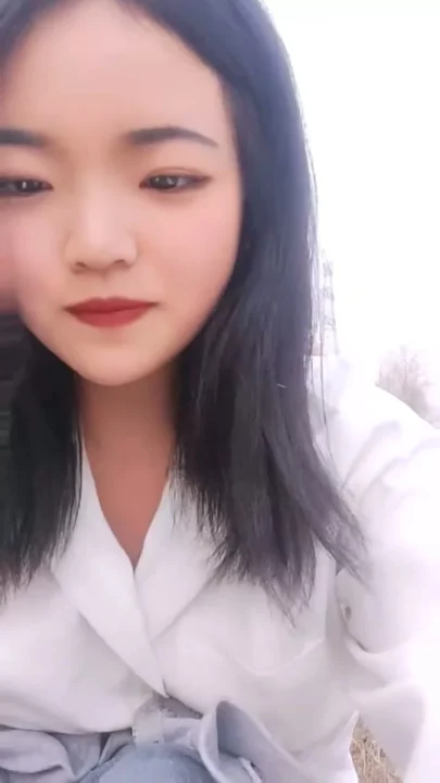 Screenshot 20 from Petite Asian Performer Flaunts Face in Risky Public Solo Session