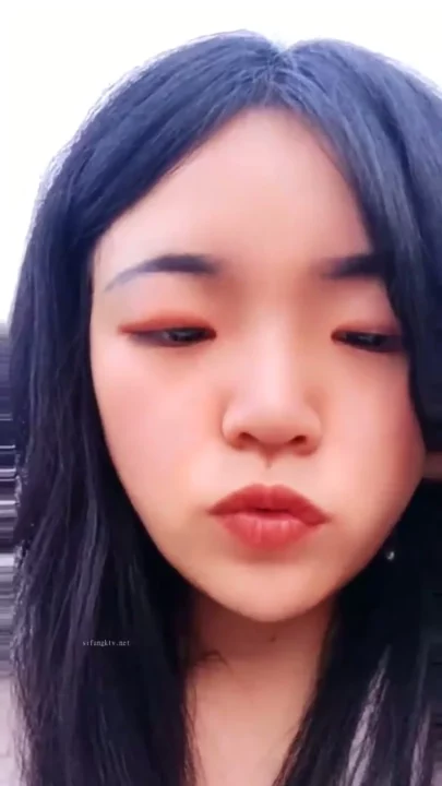 Screenshot 3 from Petite Asian Performer Flaunts Face in Risky Public Solo Session