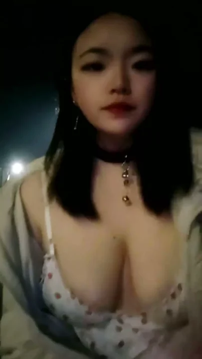 Screenshot 28 from Petite Asian Performer Flaunts Face in Risky Public Solo Session