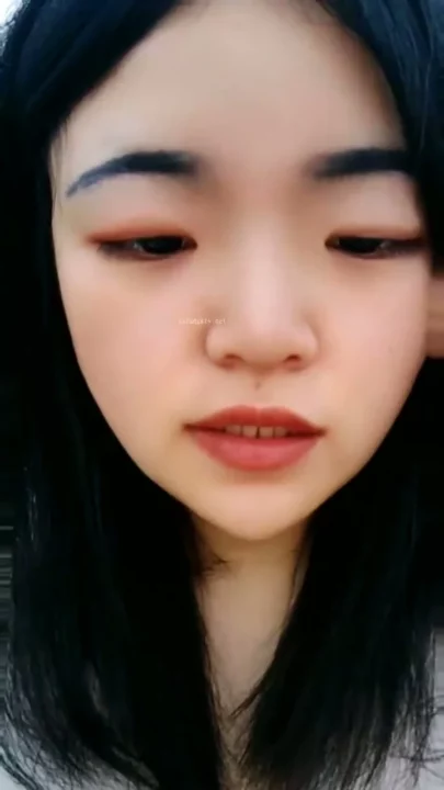 Screenshot 4 from Petite Asian Performer Flaunts Face in Risky Public Solo Session