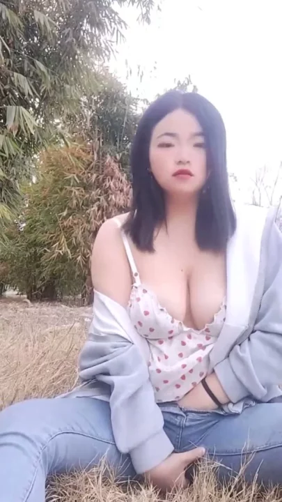 Screenshot 35 from Petite Asian Performer Flaunts Face in Risky Public Solo Session