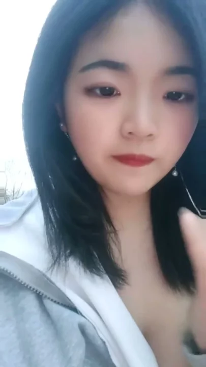 Screenshot 40 from Petite Asian Performer Flaunts Face in Risky Public Solo Session