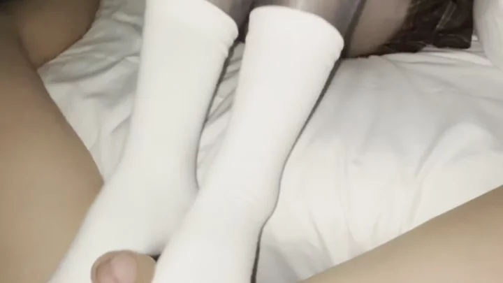 Screenshot 34 from East Asian Amateur Leaked POV — Stockings & Shaved Pussy Creampie in Bed