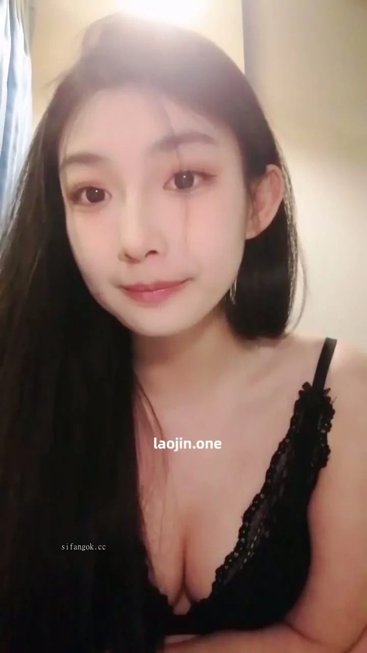 Play video: Uncensored Asian Amateur Solo — Petite Model Reveals Face During Dildo Play in Lingerie