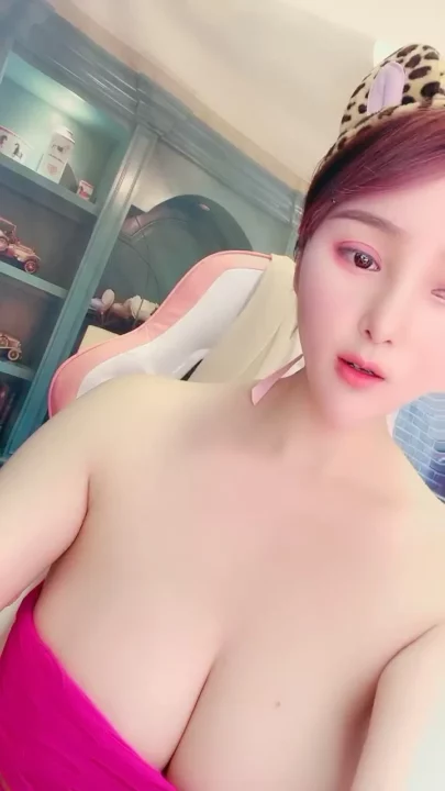 Screenshot 14 from Busty Asian Beauty in Lingerie — Uncensored Amateur Titfuck POV