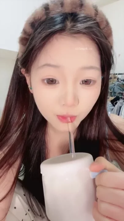 Screenshot 17 from Asian Amateur Solo Debut — Petite Asian Masturbation in Bedroom