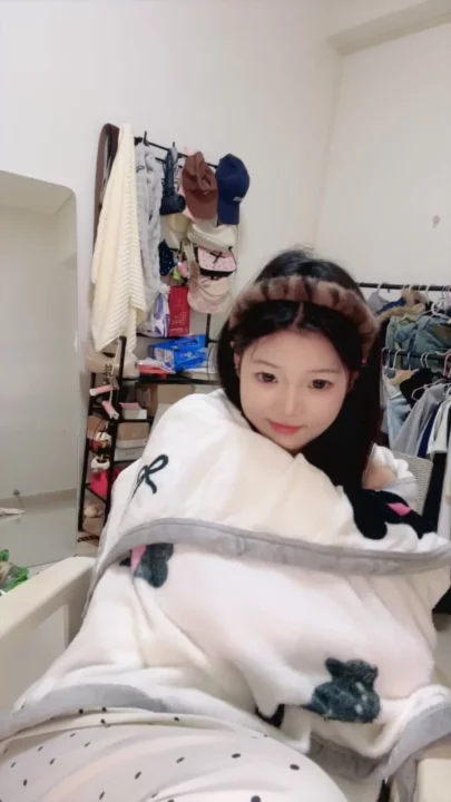 Screenshot 24 from Asian Amateur Solo Debut — Petite Asian Masturbation in Bedroom