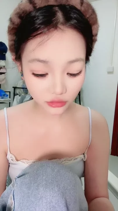 Screenshot 29 from Asian Amateur Solo Debut — Petite Asian Masturbation in Bedroom