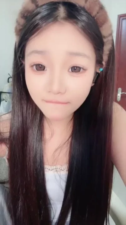Screenshot 32 from Asian Amateur Solo Debut — Petite Asian Masturbation in Bedroom