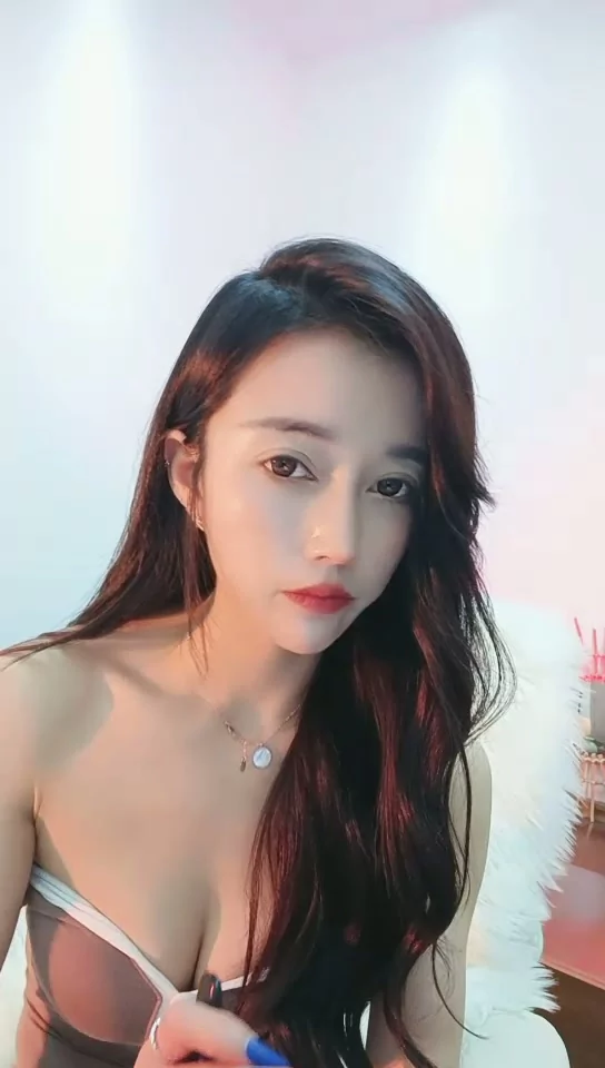 Play video: Lili’s Private Bedroom Solo — Asian Amateur in Lingerie with Full Face Reveal