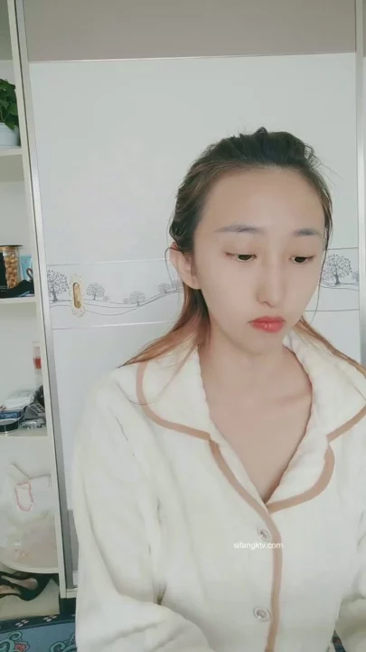 Screenshot 13 from Livestream Leak — Asian Amateur Flaunts Lingerie Solo, Face Fully Visible