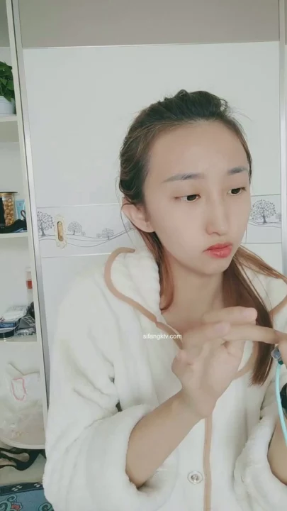 Screenshot 14 from Livestream Leak — Asian Amateur Flaunts Lingerie Solo, Face Fully Visible