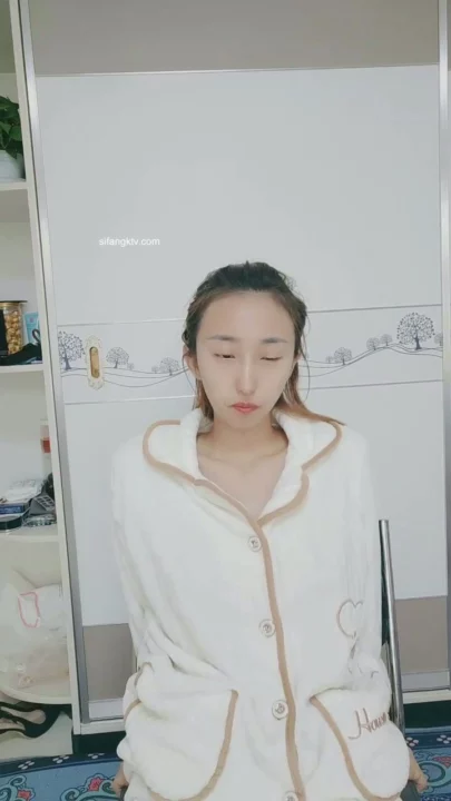 Screenshot 16 from Livestream Leak — Asian Amateur Flaunts Lingerie Solo, Face Fully Visible