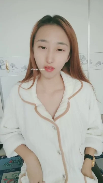 Screenshot 1 from Livestream Leak — Asian Amateur Flaunts Lingerie Solo, Face Fully Visible