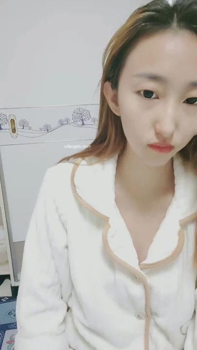 Screenshot 7 from Livestream Leak — Asian Amateur Flaunts Lingerie Solo, Face Fully Visible
