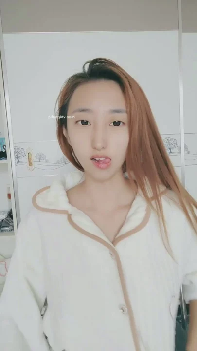 Screenshot 9 from Livestream Leak — Asian Amateur Flaunts Lingerie Solo, Face Fully Visible