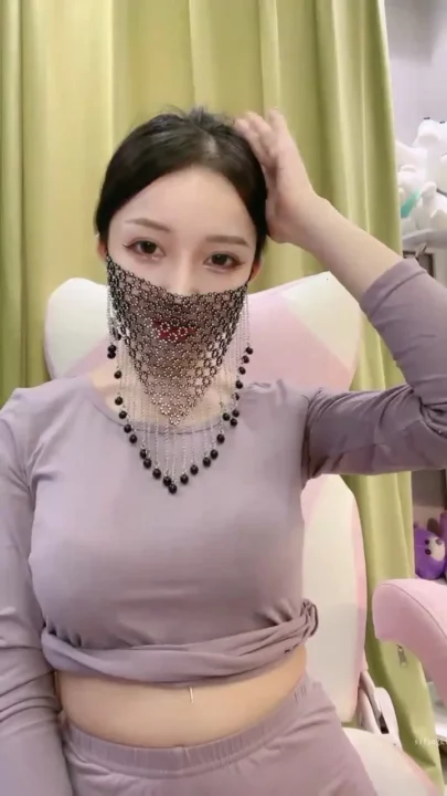 East Asian Model in Lavender Sportswear — Solo Amateur Session のスクリーンショット 1