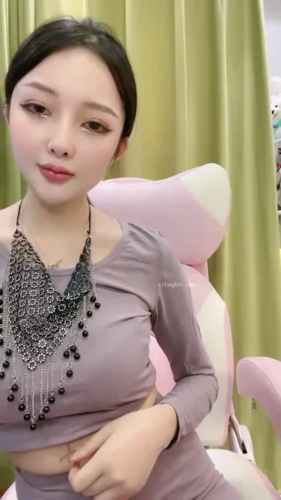 East Asian Model in Lavender Sportswear — Solo Amateur Session のスクリーンショット 7
