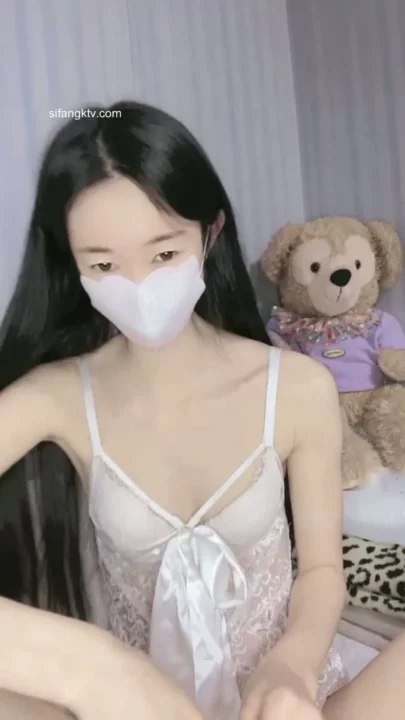 Screenshot 1 from East Asian Solo Cam Session — Pink Dildo and Lace Lingerie Masturbation