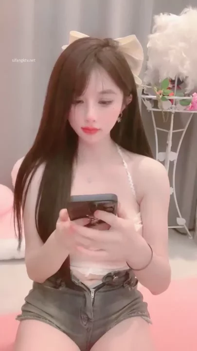 Screenshot 10 from Solo Asian Amateur in Lingerie — Intimate Face-Reveal Masturbation POV