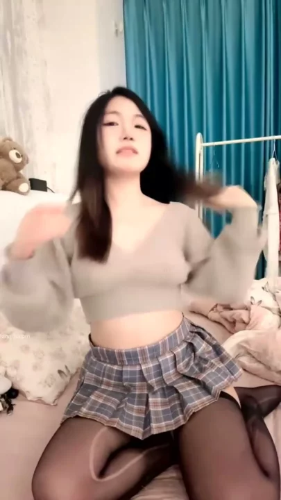 Screenshot 4 from Uncensored Asian Amateur — Lingerie, Stockings, and Toy Play in Bedroom