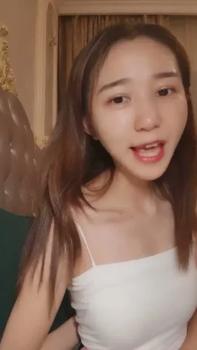 Screenshot 2 from Petite Asian Amateur Face Reveal — Solo Toy Play in Bedroom