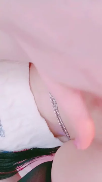 Screenshot 5 from Mengmeng’s Solo Session — East Asian Amateur Plays with Vibrator in Pink Bedroom