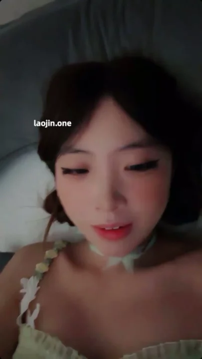 Screenshot 6 from Solo Sensation: Petite Asian Beauty in Green Lace Tease