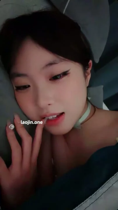 Screenshot 10 from Solo Sensation: Petite Asian Beauty in Green Lace Tease