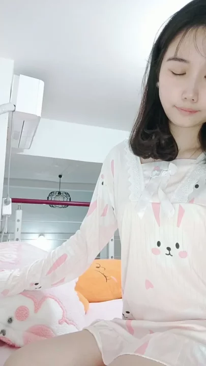 Screenshot 12 from Qianqian’s Private Solo Session — Petite Asian Amateur in Lace & Pajamas