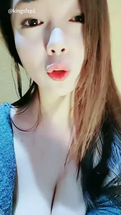 Screenshot 3 from Hot Asian Escort Livestream — Intense Deepthroat Action and Dildo Squirting