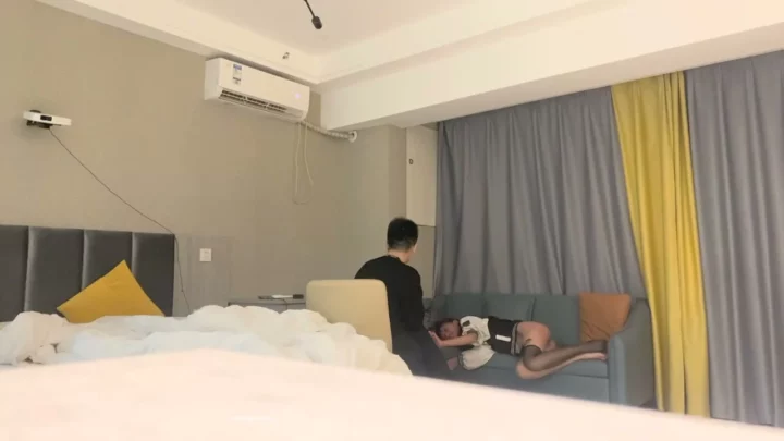 Screenshot 3 from Leaked Livestream: Petite Asian Escort Takes Two Guys in Hotel Room POV