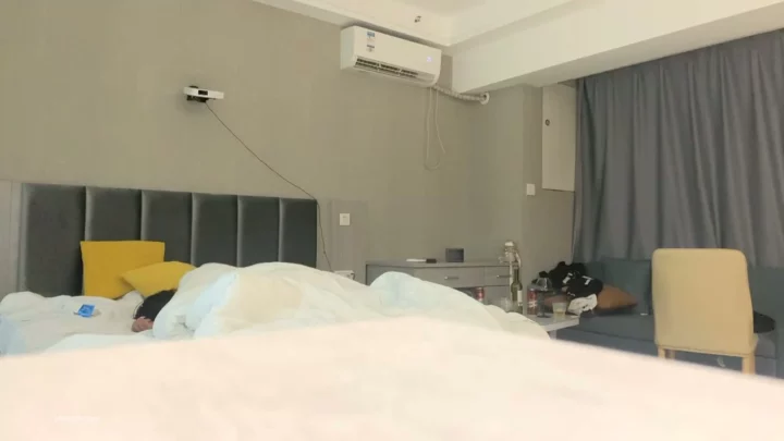 Screenshot 8 from Leaked Livestream: Petite Asian Escort Takes Two Guys in Hotel Room POV